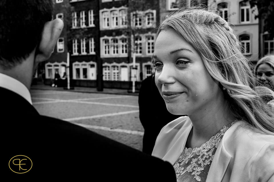 Hochzeit im Aachener Standesamt und Fotos auf dem Katschhof vor dem Aachener Dom. Patrick Engel, Fotograf aus Aachen.