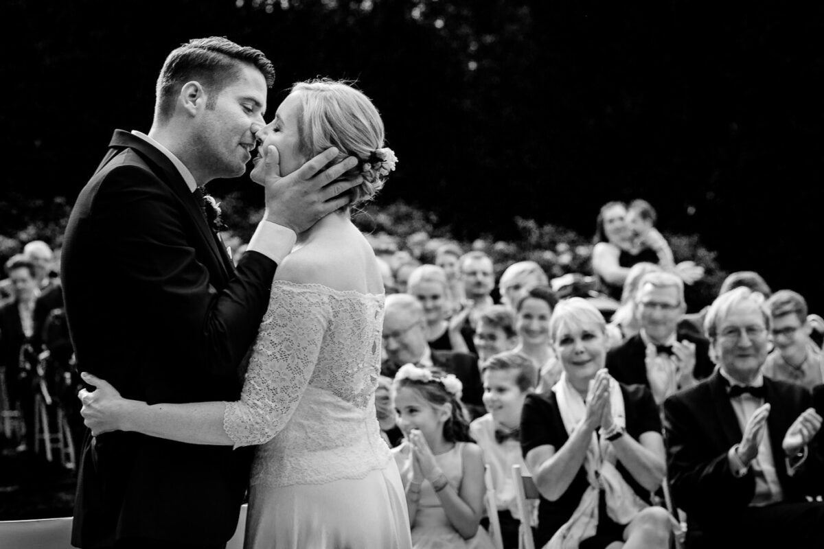 Patrick Engel – moderne Hochzeitsfotografie & Familienfotos. Hochzeitsfotografie & Familienfotos für die schönsten Momenten im Leben – international prämiert. Aachen, NRW, deutschlandweit.